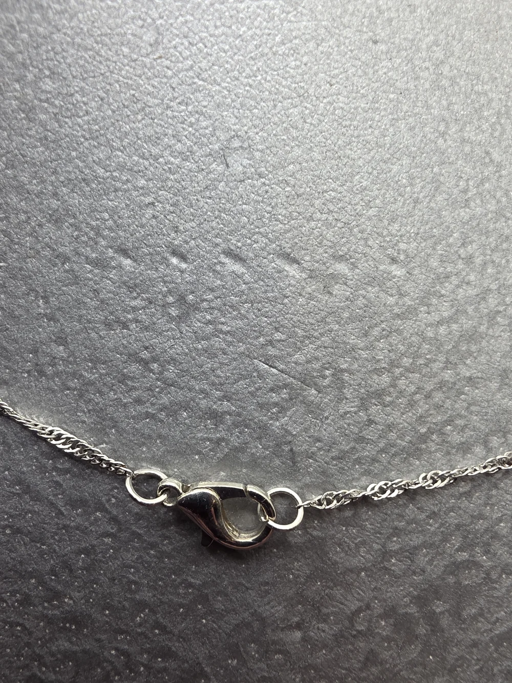 Delicate Silver Leaf Pendant Necklace - Women Jewelry